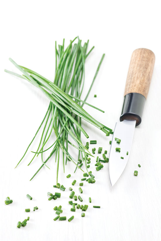 Chives are at their most nutritious when consumed raw. Add fresh chopped chives to salad or other dishes.
